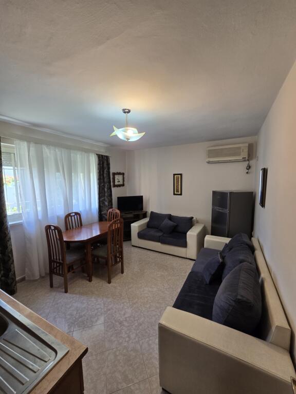 Apartment 2+1 for rent at 21 Dhjetori.