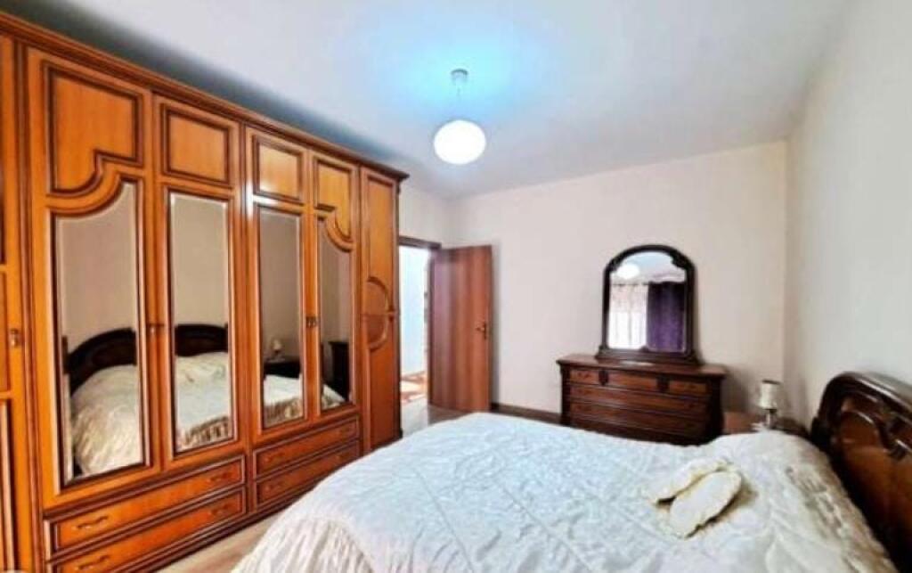 Apartment 2+1 is offered on Kavaja Street