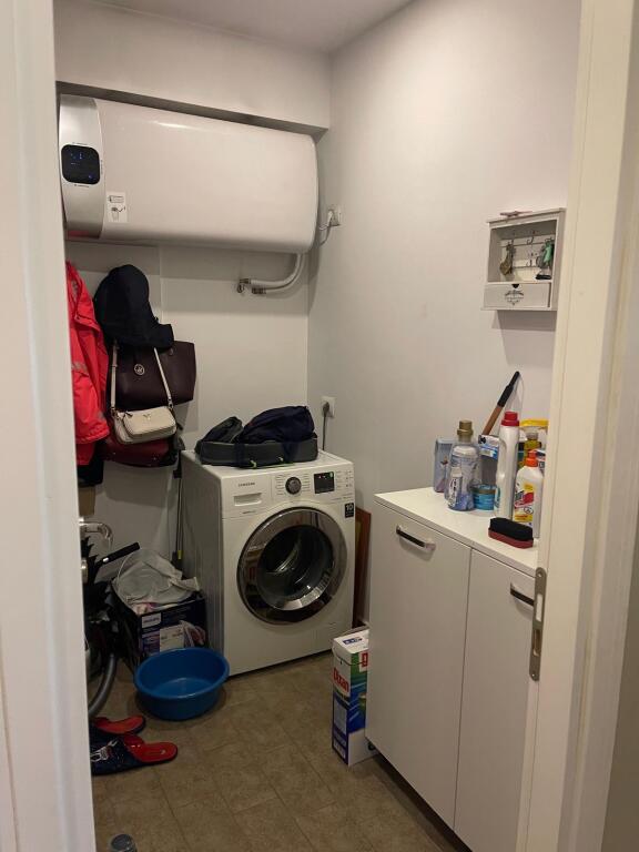 Shitet super apartament 3+1+2+verande+garazhd tek Pavaroti, kopshti Botanik