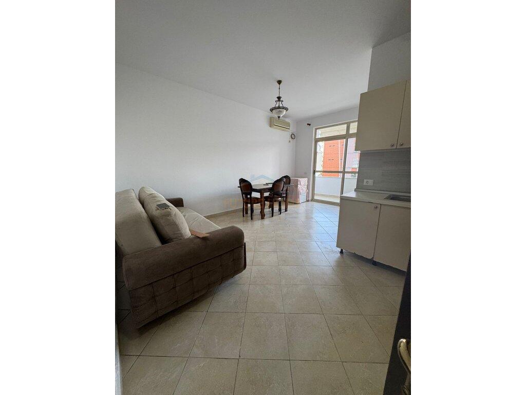 Qera, Apartament 1+1, Rruga Panorama.