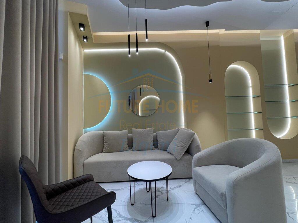 Qera, Ambient Klinik, Tiranë.