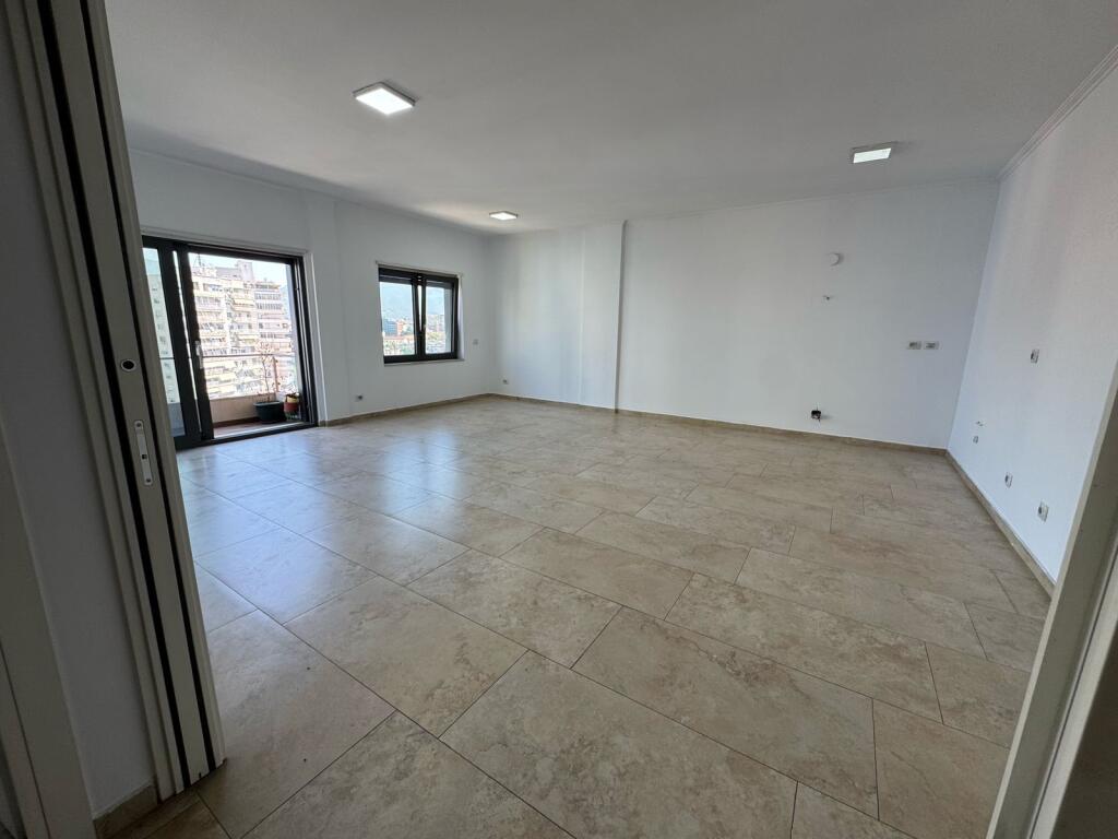 Office space for rent, Ring Center