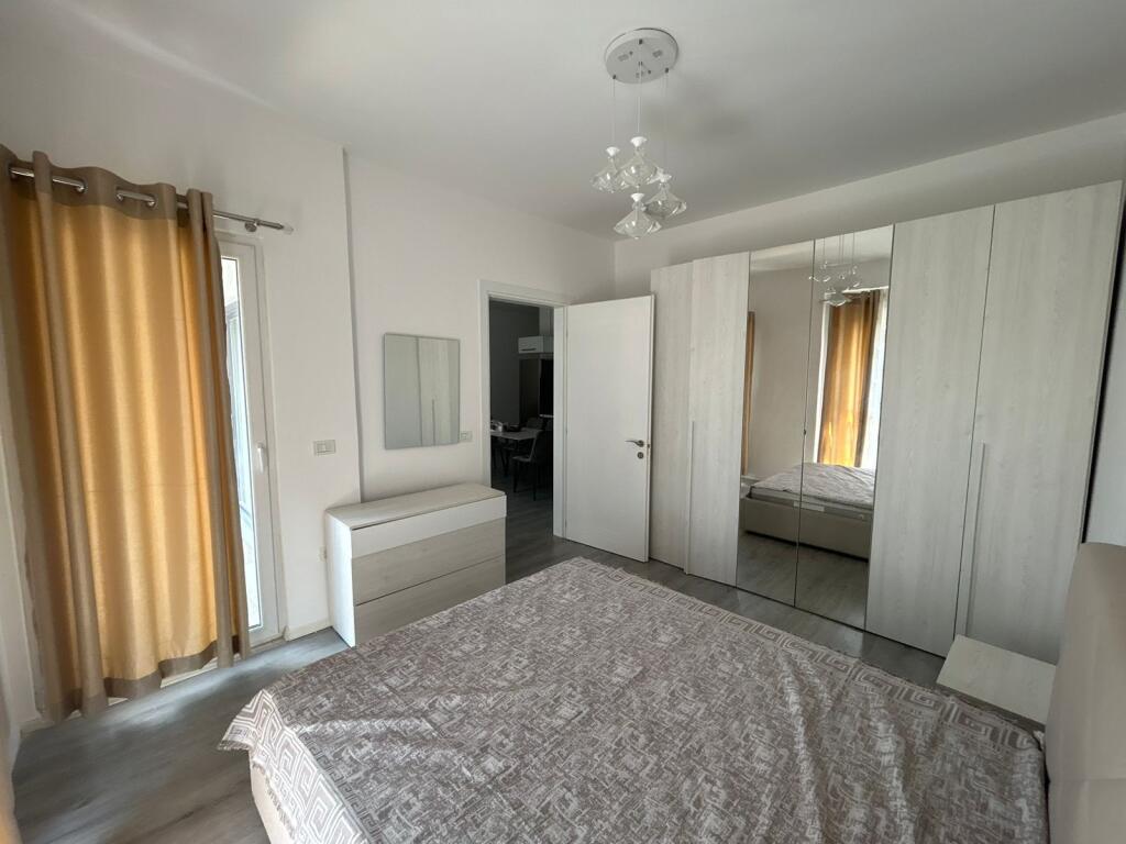 2+1 apartment at Qendra Emerald, 5 Maji street