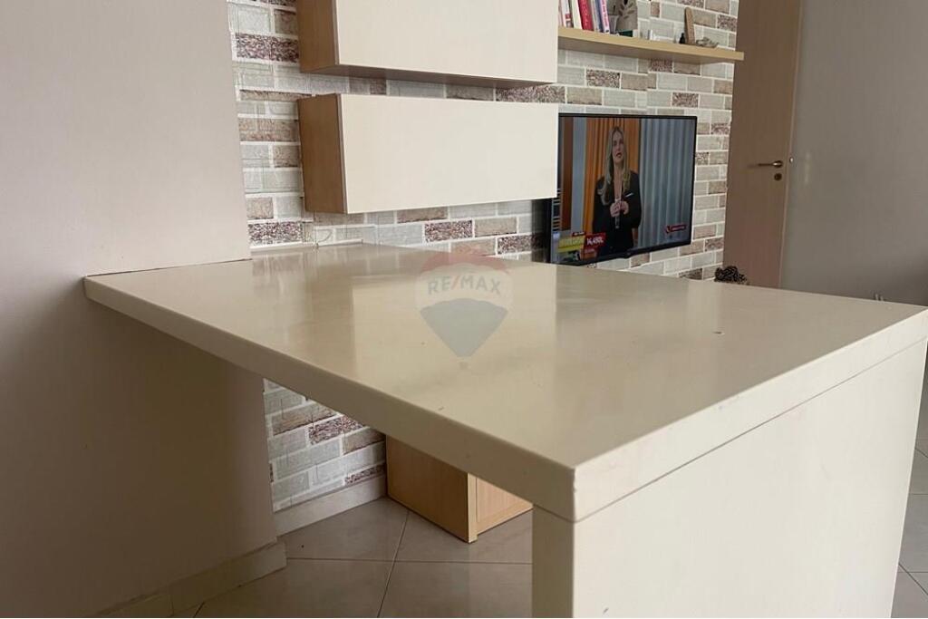 1+1 apartment, Fresk