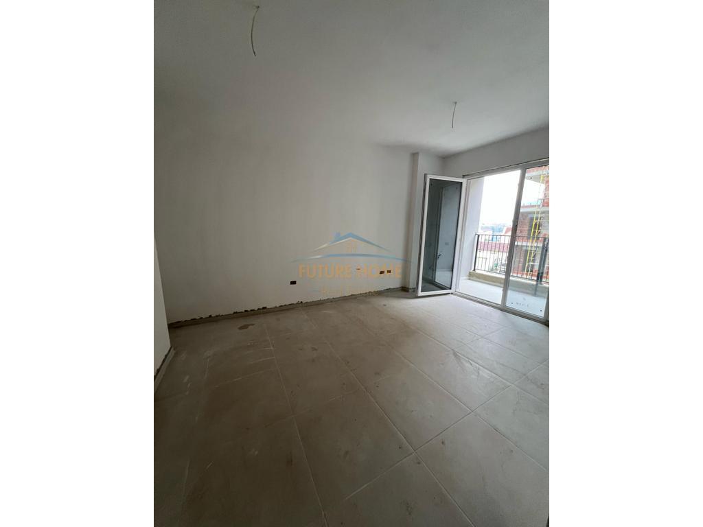 Shitet, Apartament 1+1, Univers City