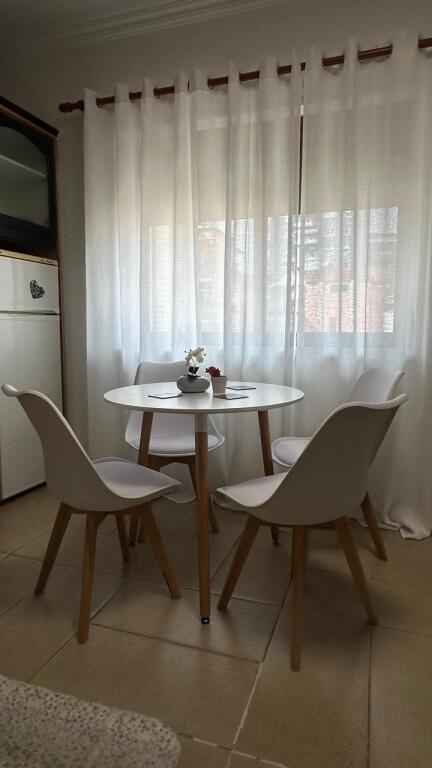 Apartment 2+1+2 for rent, Pazari i Ri