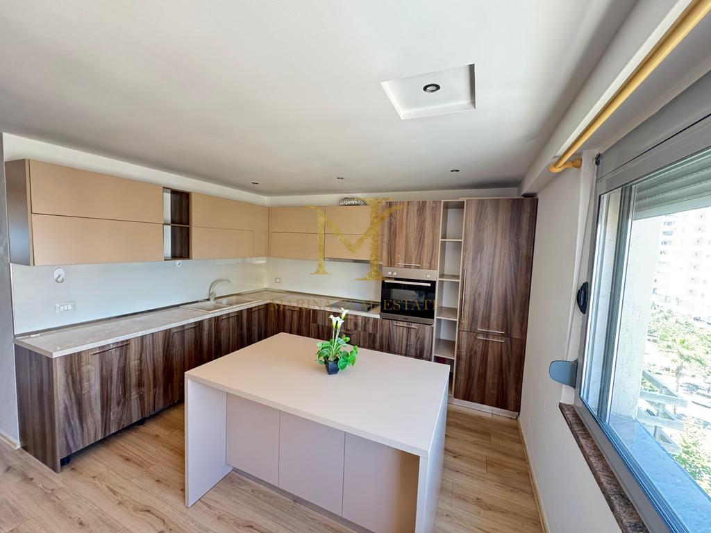 VENDITA SUPER DUPLEX PENTHOUSE CON VISTA MARE BALCONI INSIEME A GARAGE PRESSO RUOTA ROSSA!!