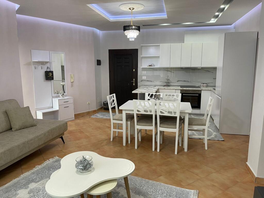 Jepet apartament 1+1 me qera tek Liqeni Thate, Radissoni