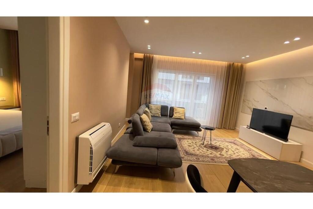 Apartament 2+1 me qera prane Vila Gold