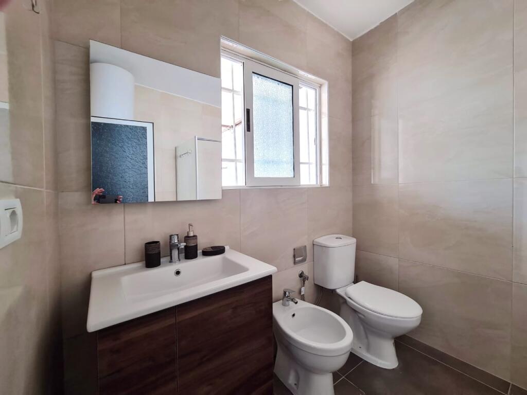 Private house for rent, Pazari I ri
