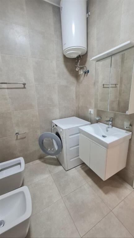 Apartament Me Qera 2+1+2 prane Farmacise 10 (ID B2201263) Tirane