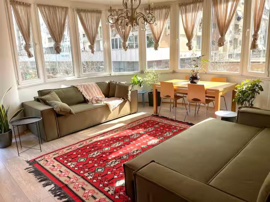 Apartment 3+1+2, inside the Small Ring