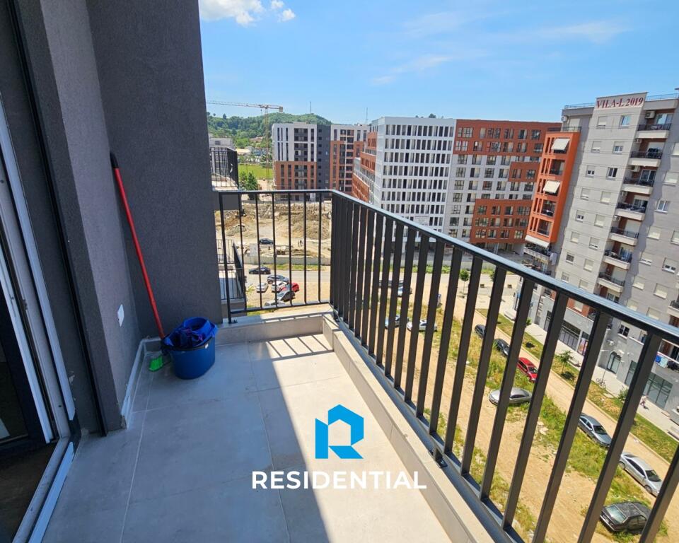 Tek Kompleksi Jolla, shitet apartament 1+1 në një pallat të ri!