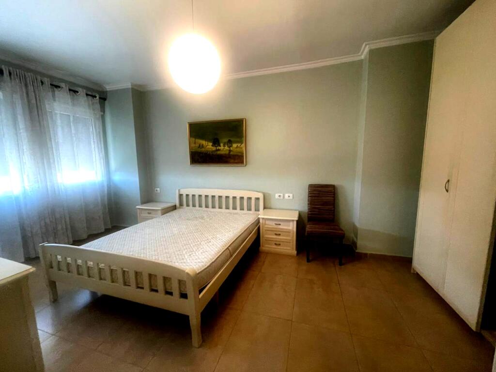 Po shes një apartament 2+1 BRRYLI