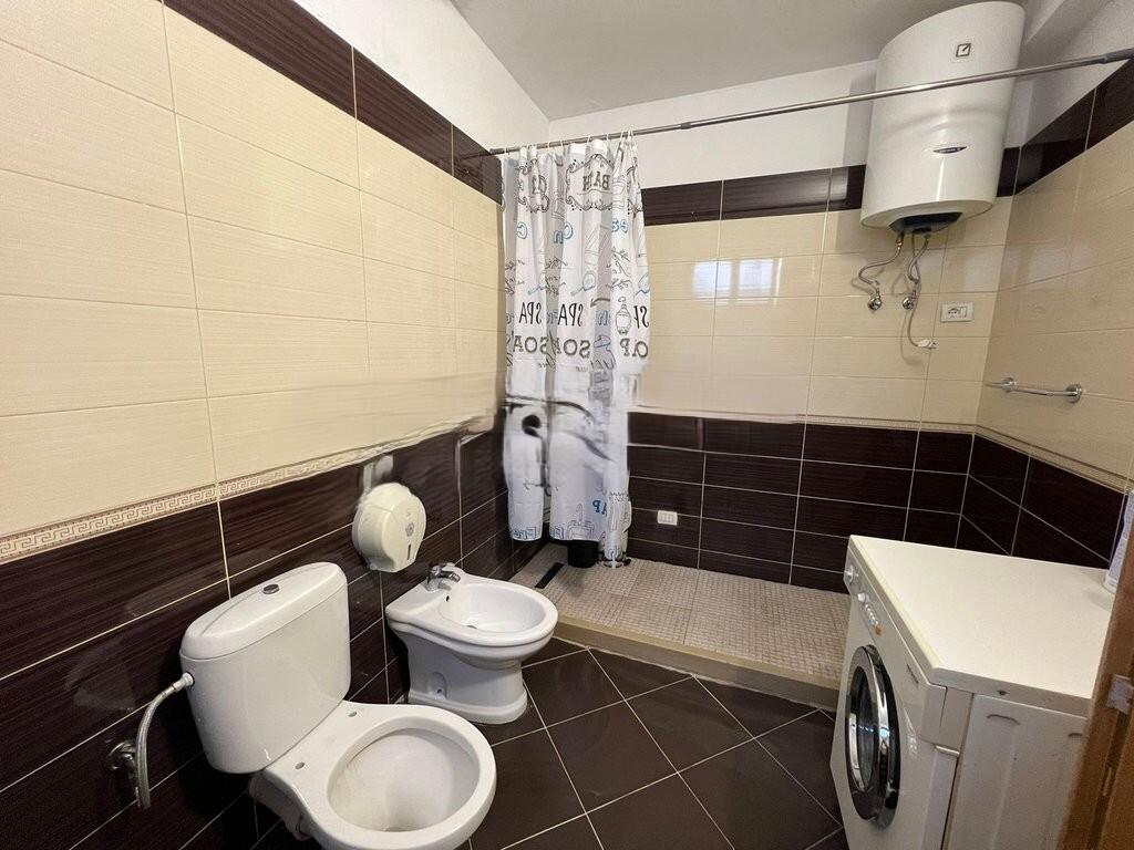 APARTAMENT 2+1+2+POST PARKIMI PER QIRA SHKOLLA E KUQE