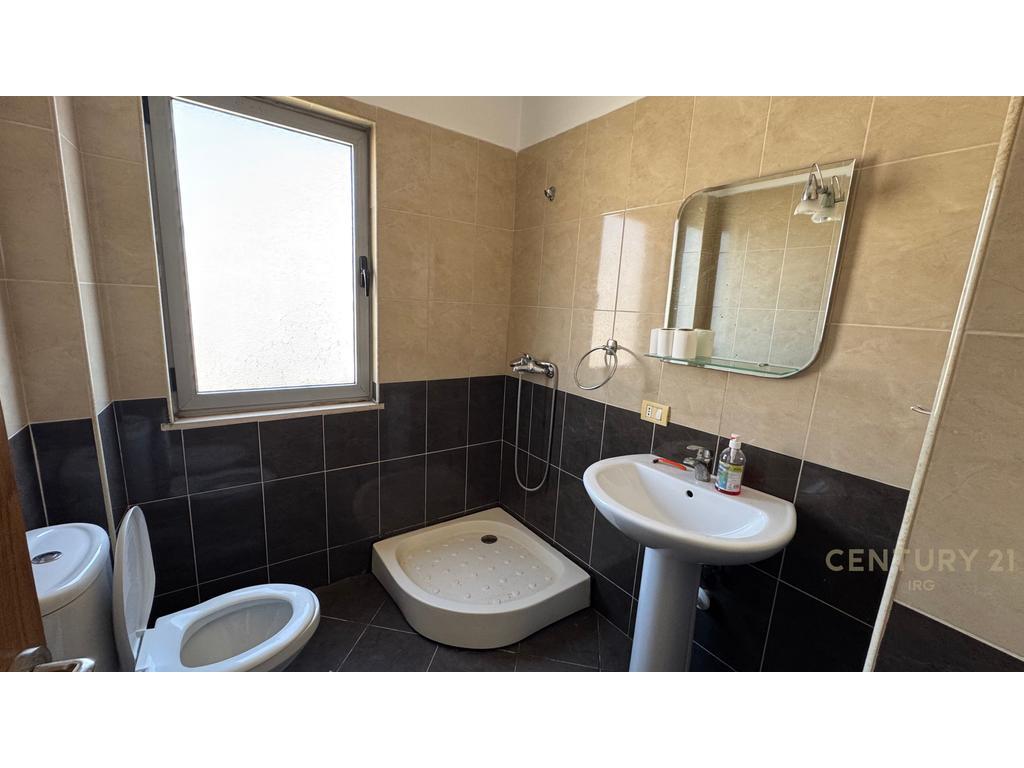 Apartament 2+1+2 me qera ne Astir prane Unazes se Re