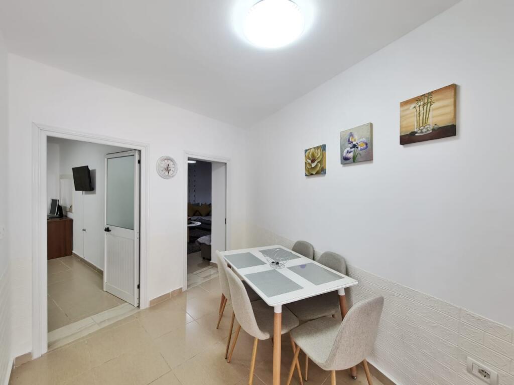 Private house for rent, Pazari I ri