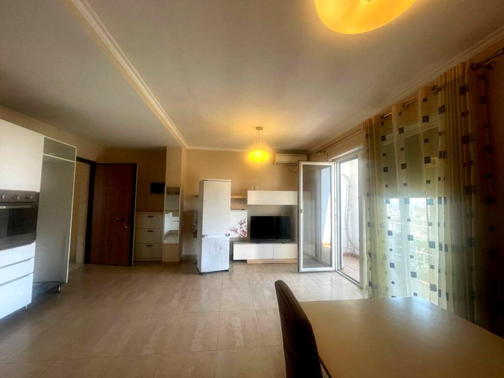 Po shes një apartament 2+1 BRRYLI