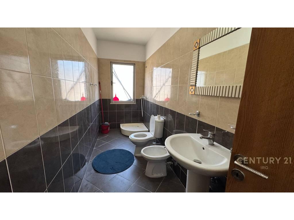 Apartament 2+1+2 me qera ne Astir prane Unazes se Re