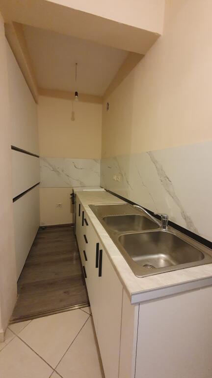 2+1 apartment is offered at the zoological garden.