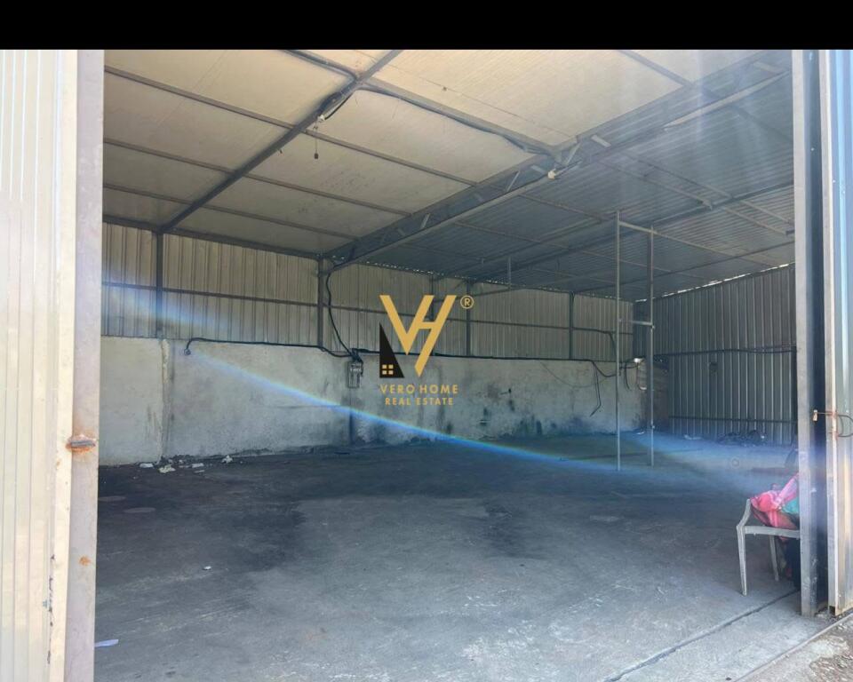 MAGAZINE 170M2 FOR RENT IN KAMEZ