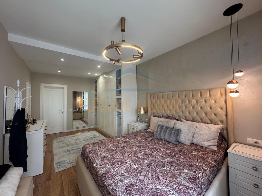 For sale, Apartment 3+1+2, Fusha e Aviacionit (Kompleksi Turdiu)