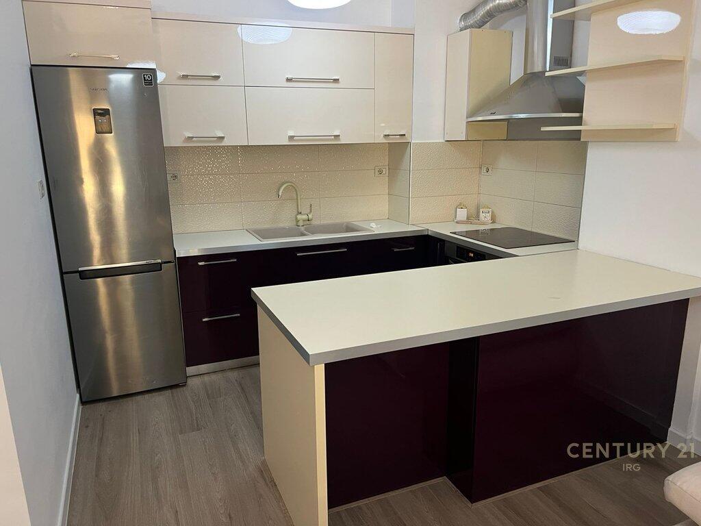 Apartment 1+1 for rent with parking space in the Kodra e Diellit residence.