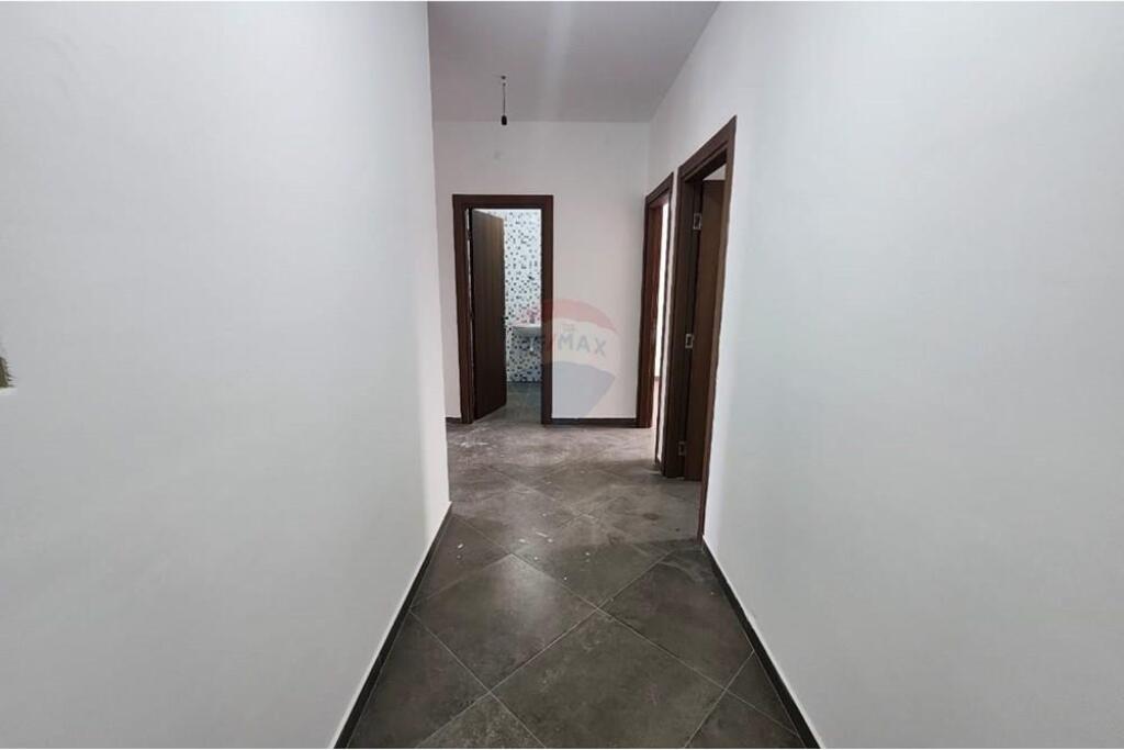 2+1 apartment for sale near Farmacia 10!