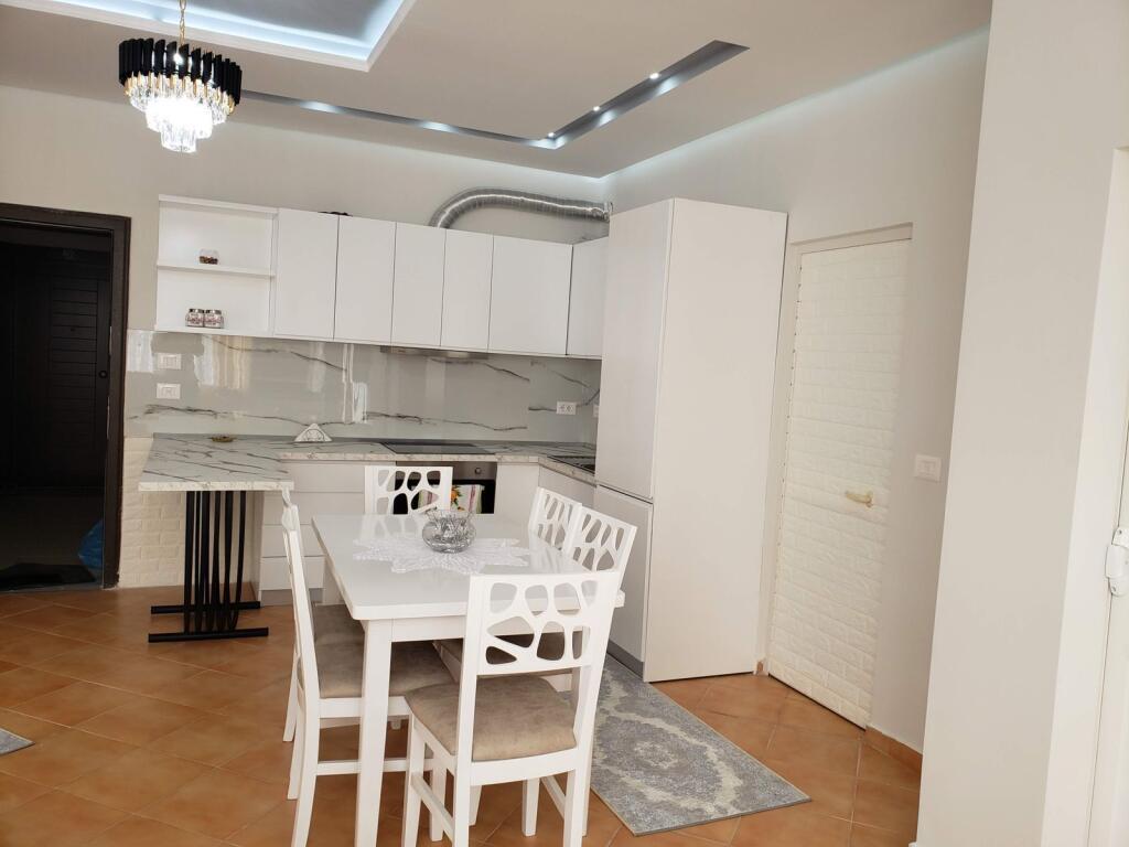 Apartament 1+1 për qira te Liqeni i Thate