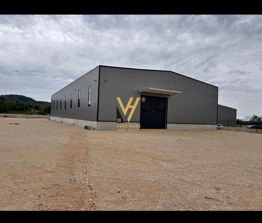KAPANON 1,200 M2 FOR RENT ON RRUGA E RINASIT