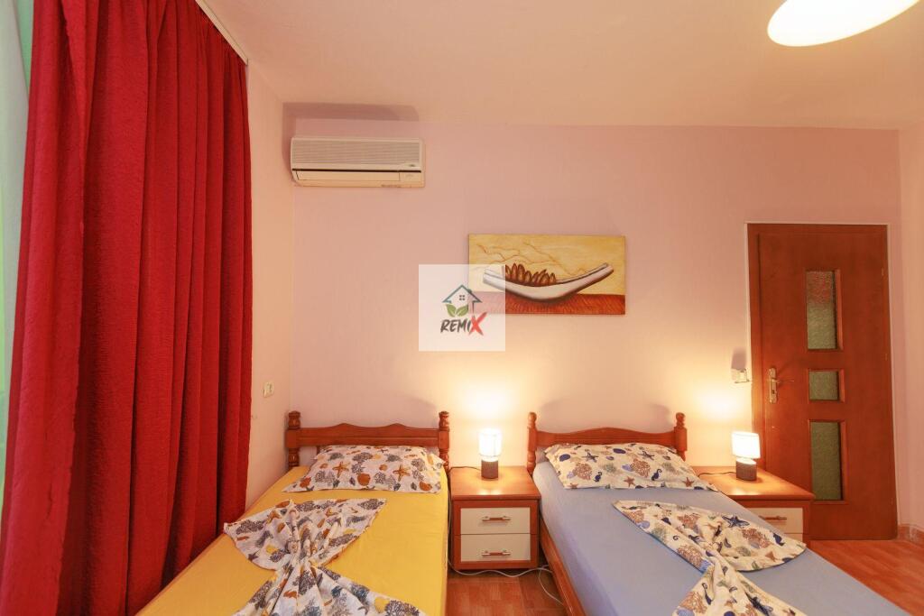 SHITET SUPER APARTAMENT 2+1+2 ME PAMJE DETI NE PLAZHIN GOLEMIT