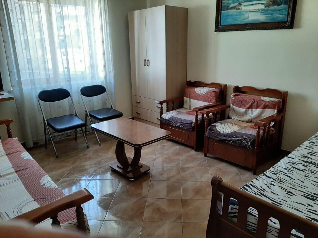 2+1 për qira për banim ose zyre pranë Xhamisë së Tabakeve