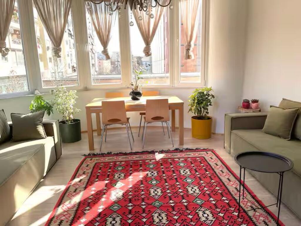 Apartment 3+1+2, inside the Small Ring