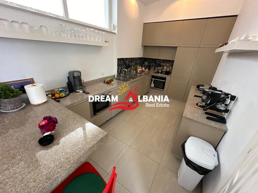 Villa a due piani in affitto nella zona di TEG, a Mjull Bathore a Tirana (ID 4251206)