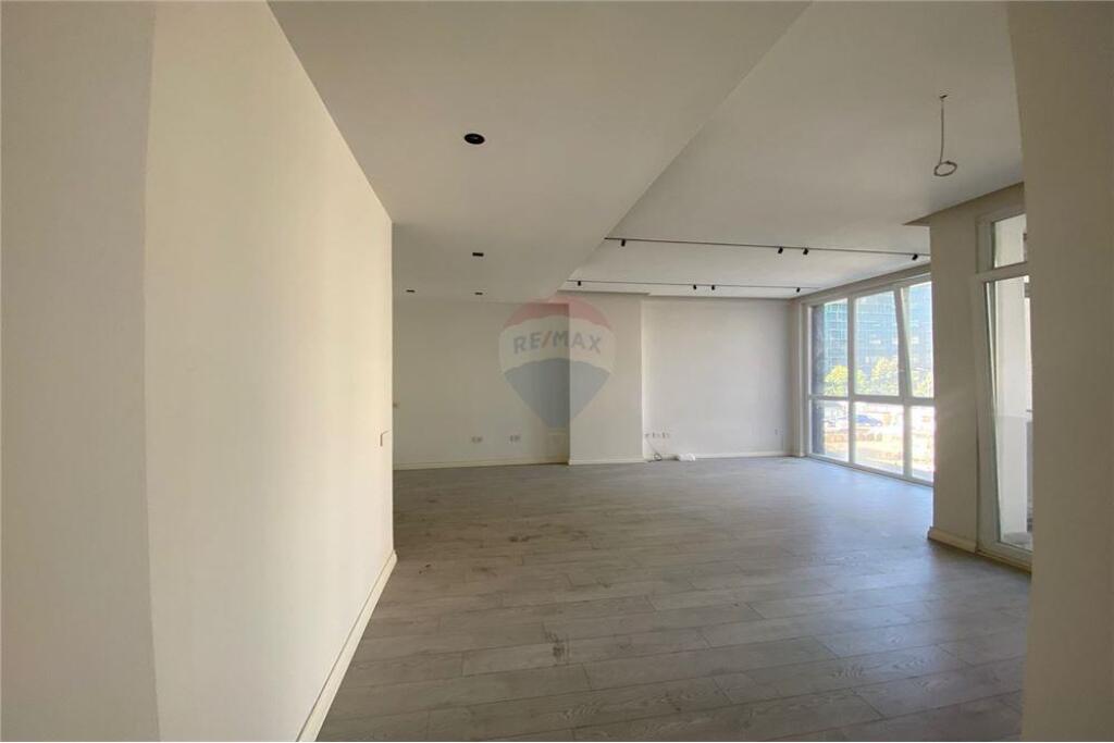 Office space for rent near SQUARE 21