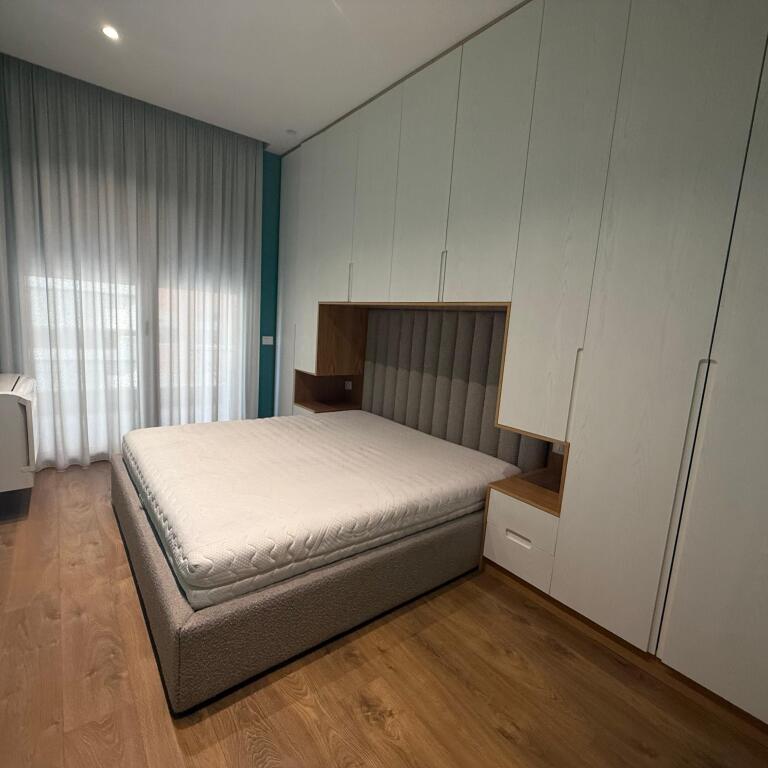 Një apartament 1+1 jepet me qira te Kompleksi Delijorgji