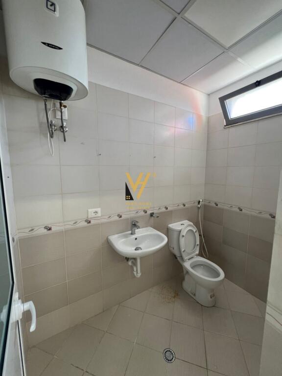 OFFICE 120 M2 FOR RENT IN SAUK