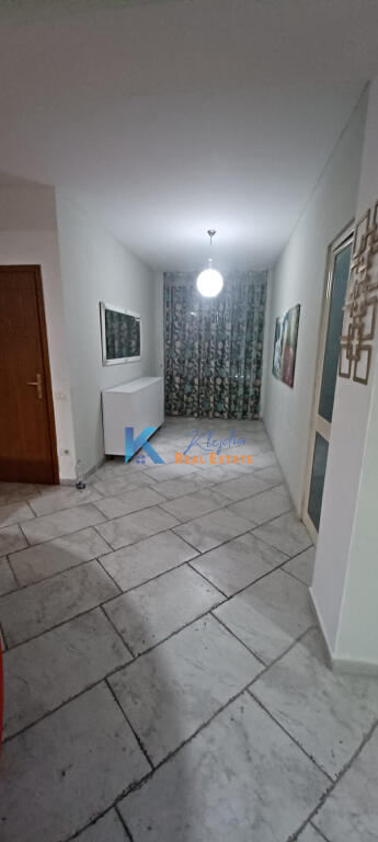 2+1 for rent on Qemal Stafa Street, near the Red School