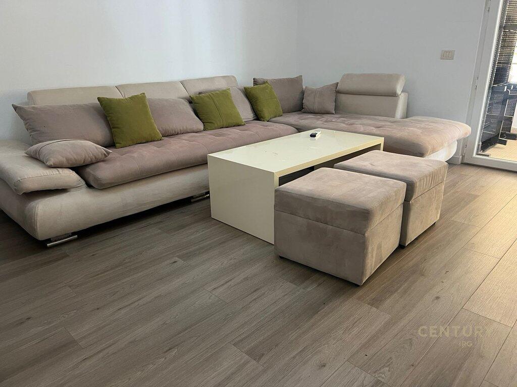 Apartment 1+1 for rent with parking space in the Kodra e Diellit residence.