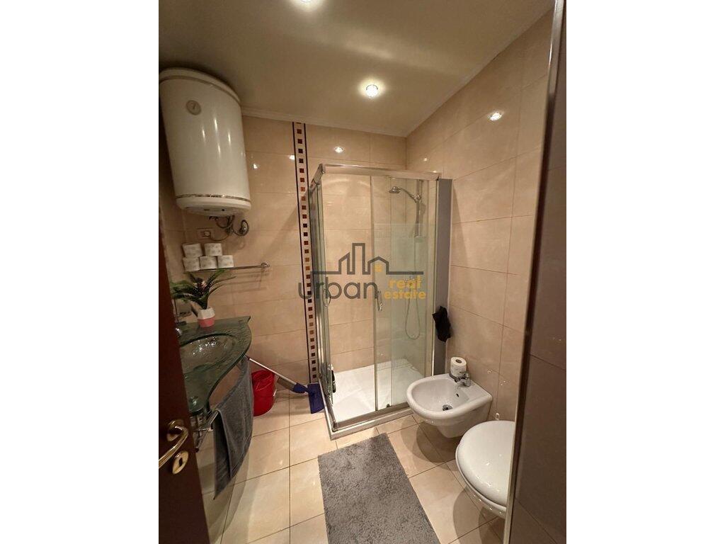 ESCLUSIVO, Duplex 2+1+2 in Affitto | Ish Ekspozita, Tirana – | 100 m²