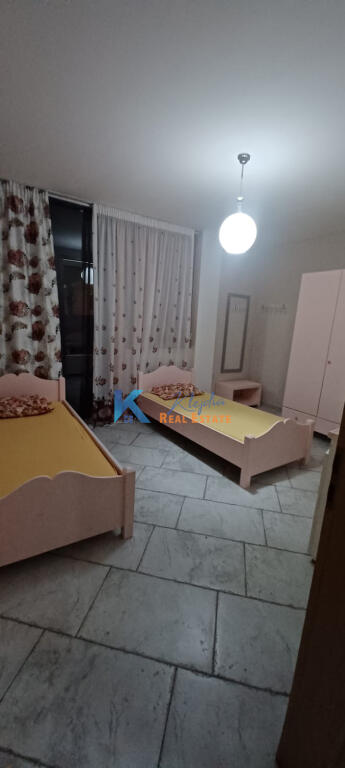 2+1 for rent on Qemal Stafa Street, near the Red School