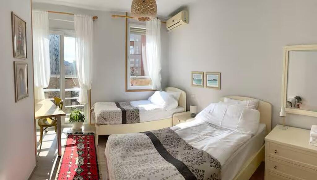 Apartment 3+1+2, inside the Small Ring
