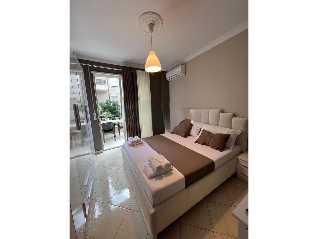 TEK LIQENI I THATE. JEPET ME QIRA APARTAMENT 1+1.