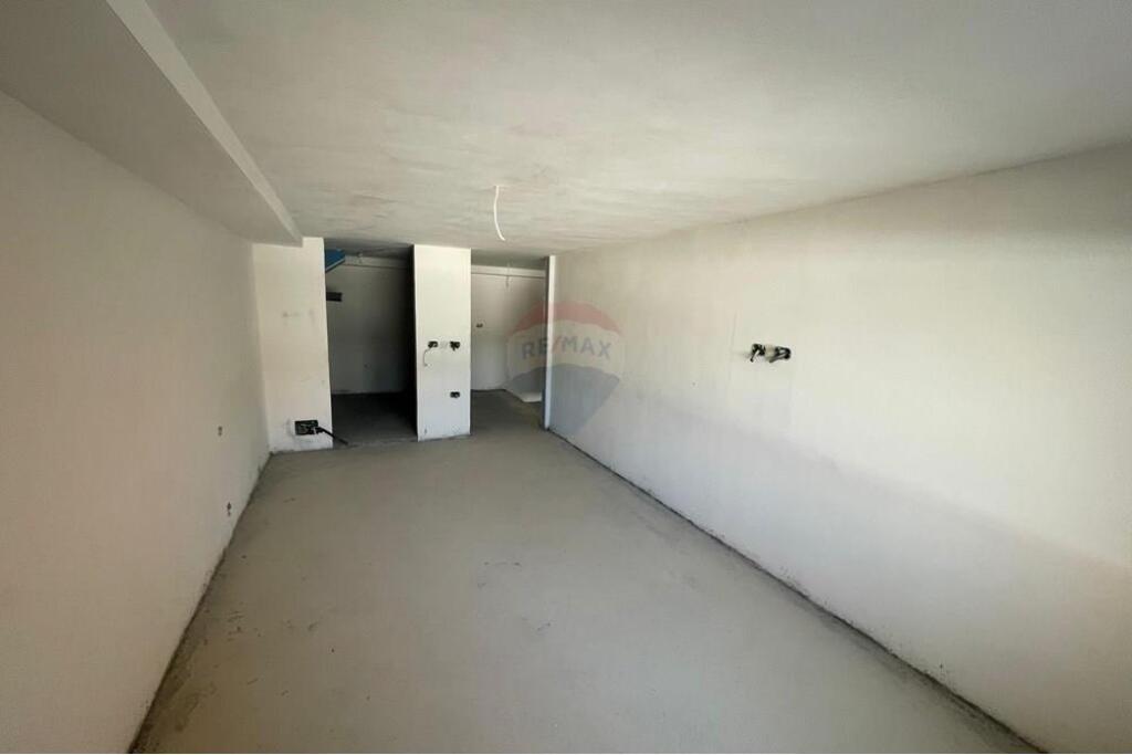 Duplex for sale in Yzberisht.