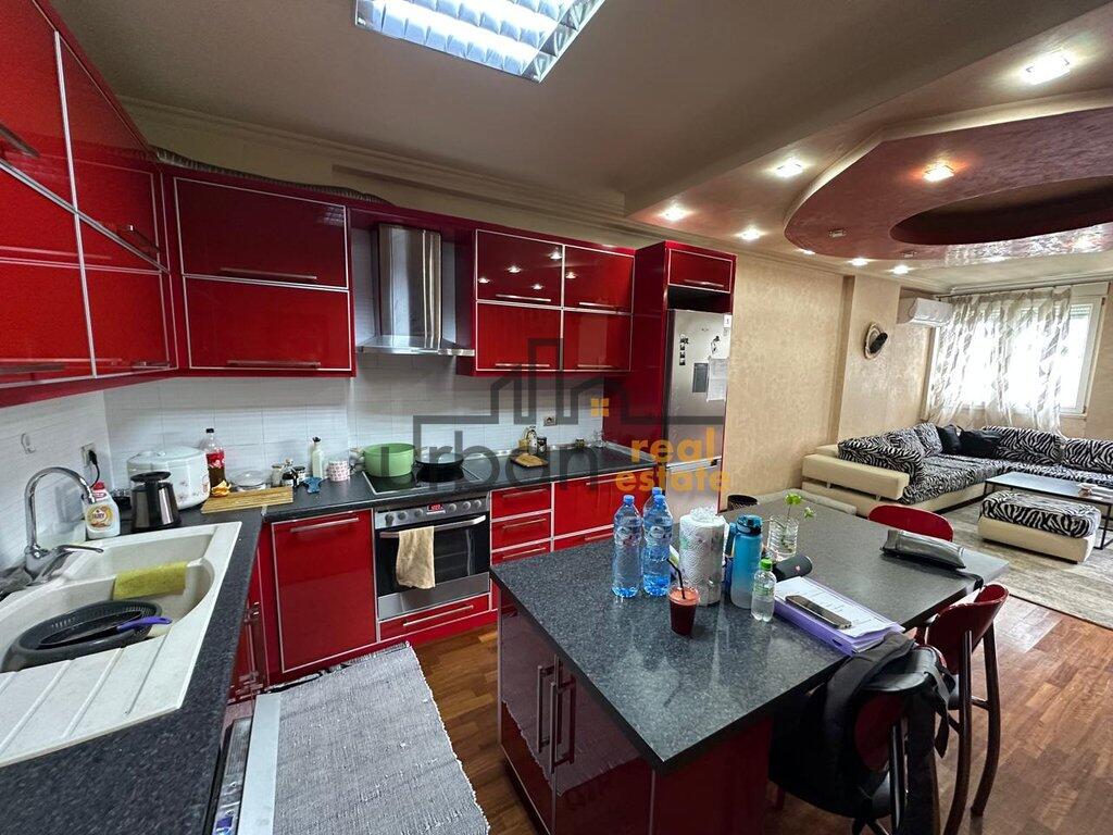 ESCLUSIVO, Duplex 2+1+2 in Affitto | Ish Ekspozita, Tirana – | 100 m²
