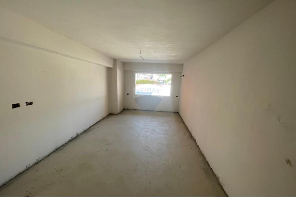 Duplex for sale in Yzberisht.