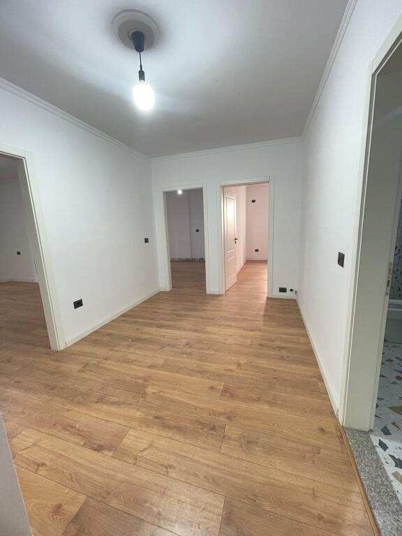 2+1 apartment for sale - Kavaja Street, near Report TV