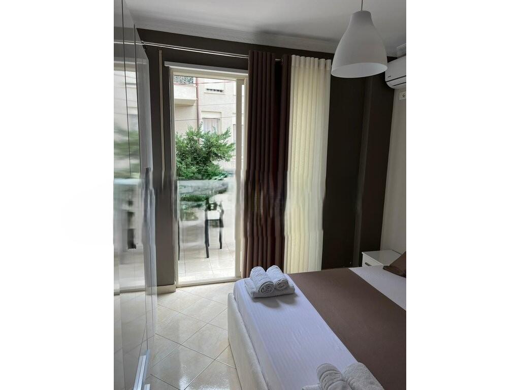 TEK LIQENI I THATE. JEPET ME QIRA APARTAMENT 1+1.