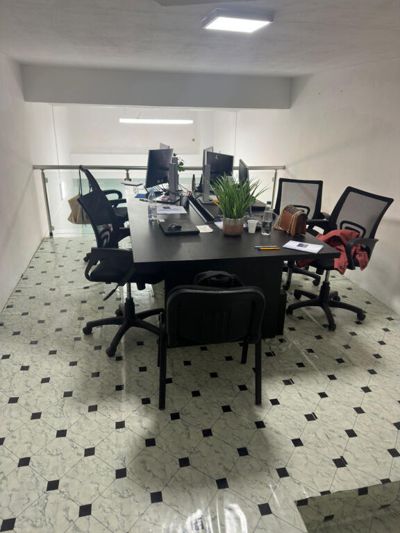 Negozio/Duplex In Affitto A Astir (ID BD21717) Tirana