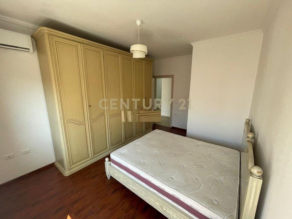 For sale Apartment 1+1 Liqeni Thate
